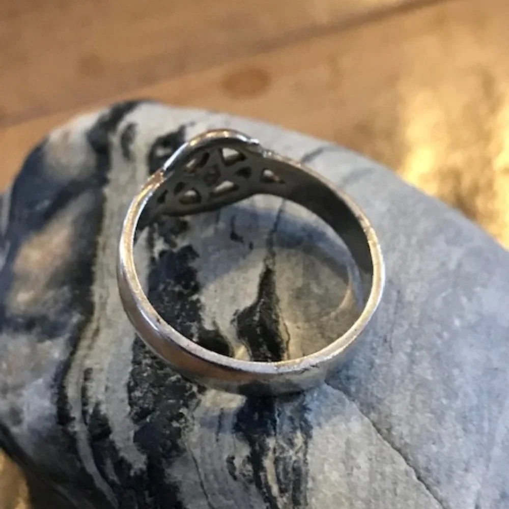 Vintage Celtic Knot Sterling Silver Ring - Size 7.75